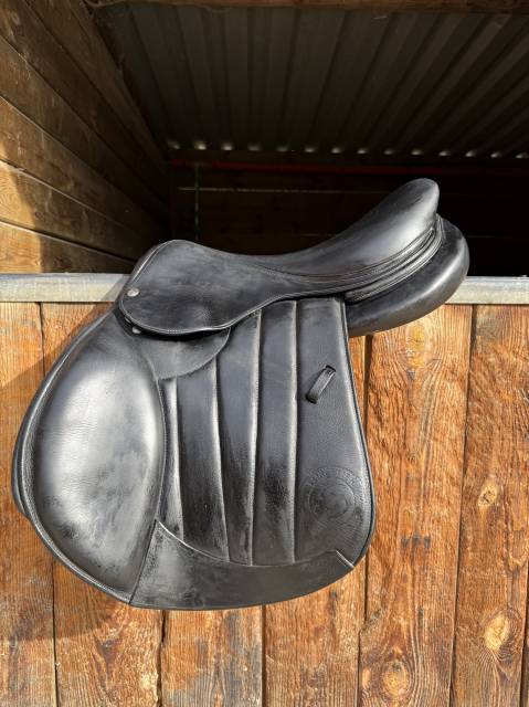 Selle Forestier S&eacute;oul 2024 taille 17 toute &eacute;quip&eacute;e