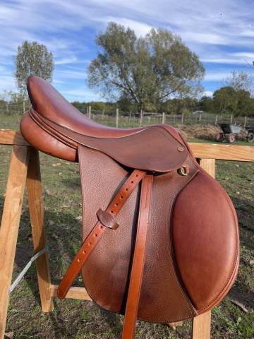 Selle en cuir fouilloux 17 pouces