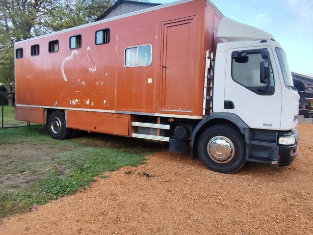 Camion chevaux 7 places