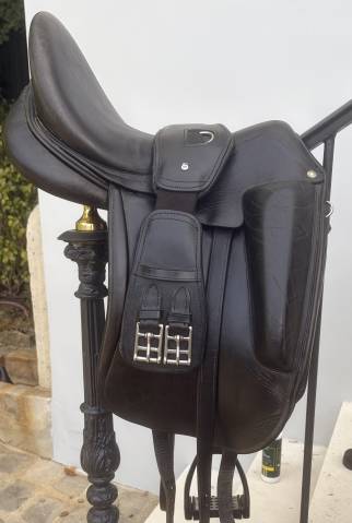 Selle de dressage aulion taille 16,5