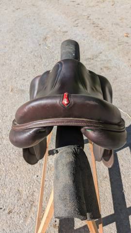 Selle Sp&eacute;cial One Marron Cuir Grain&eacute; 17.5