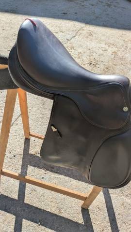 Selle Sp&eacute;cial One Marron Cuir Grain&eacute; 17.5