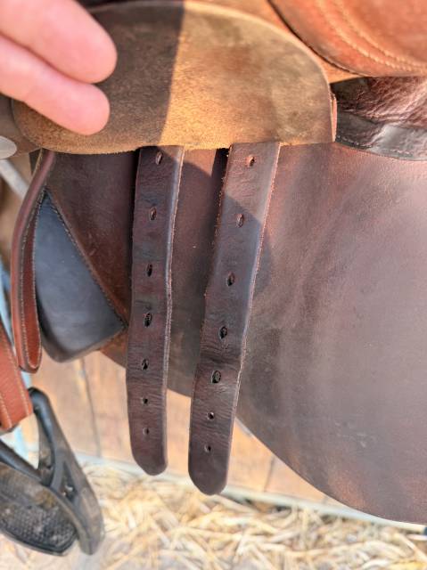 Selle Meyer CSO 17 pouces partait &eacute;tat