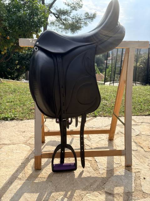 Selle dressage Devoucoux 