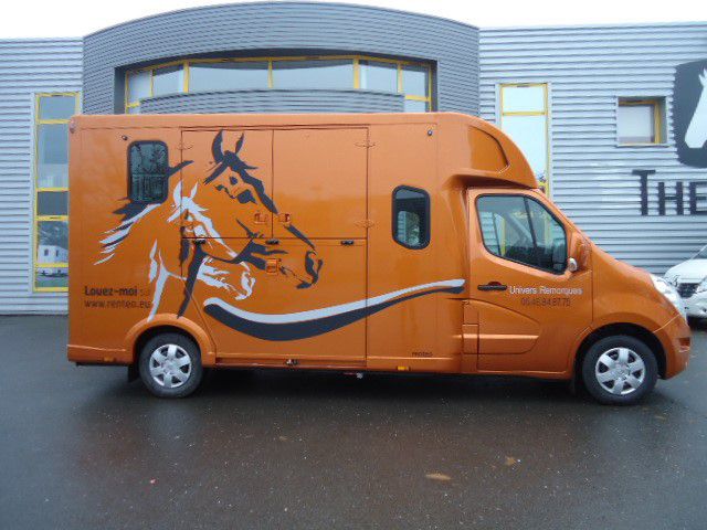 LOCATION CAMION CHEVAUX PROTEO HARAS 5 PLACES 300236 Acheter ce camion Equirodi France