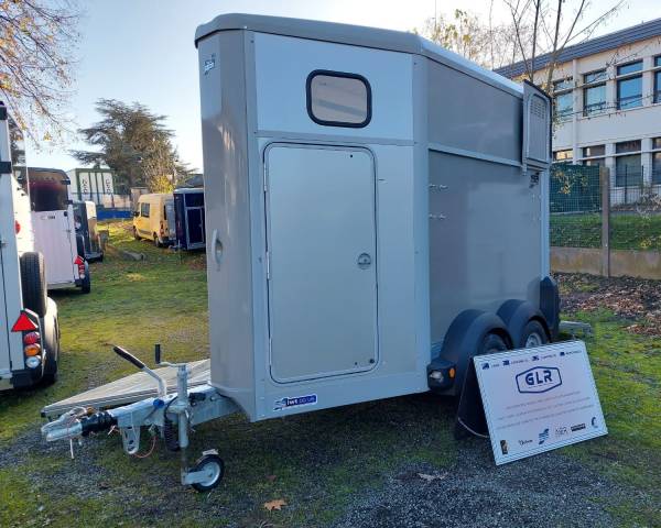 VAN IFOR WILLIAMS HB 403 NEUF – 1.5 PLACES