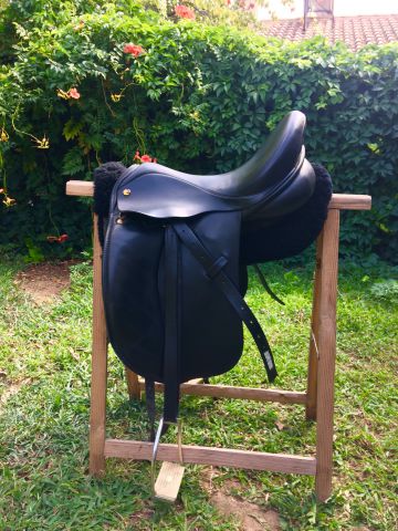 Selle de dressage 