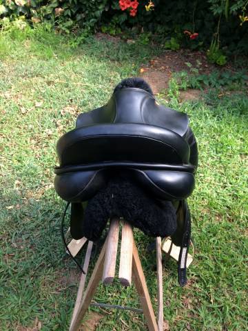 Selle de dressage 