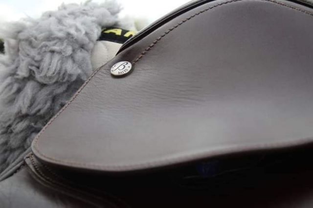 Selle Bates mixte 17.5