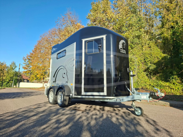 Van cheval liberte neuf – gold 3 luxe sellerie – 2 places