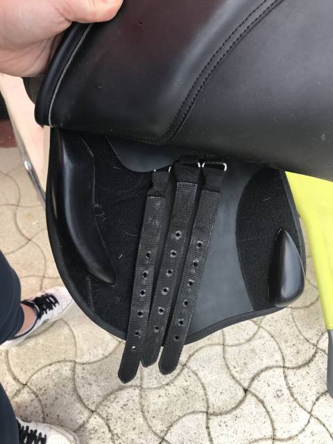 Selle avec sangle et sac 