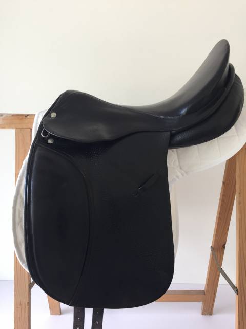 Selle de dressage Fredy Röösli Pilatus