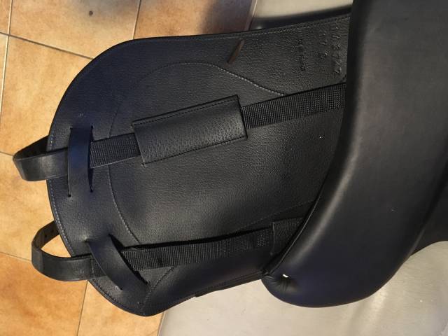 Selle de dressage Antares Signature taille 17
