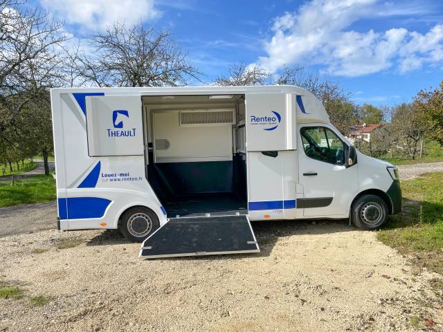 Location camion pour chevaux secteur Vinay