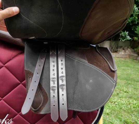 Selle Tekna 17" quasiment neuve