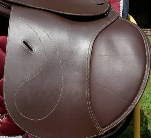 Selle Tekna 17" quasiment neuve