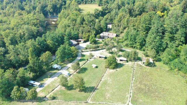 Propriété agricole avec dépendances sur 4 ha  annecy