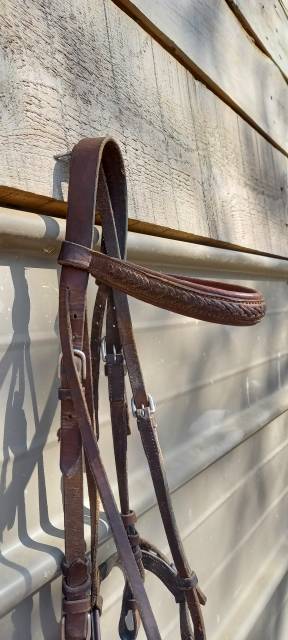 Filet cuir taille cheval 