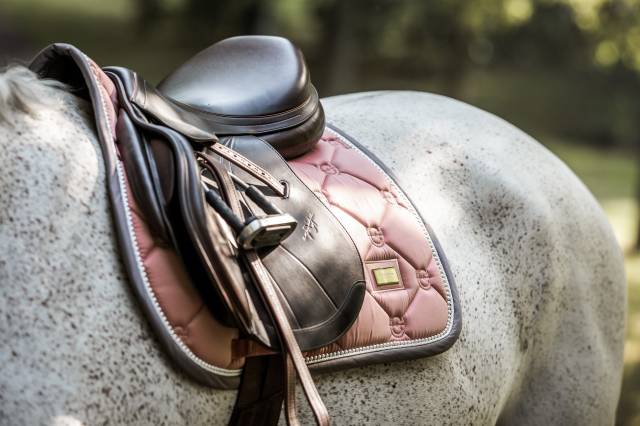 Tapis de selle PINK PEARL - Equestrian Stockholm