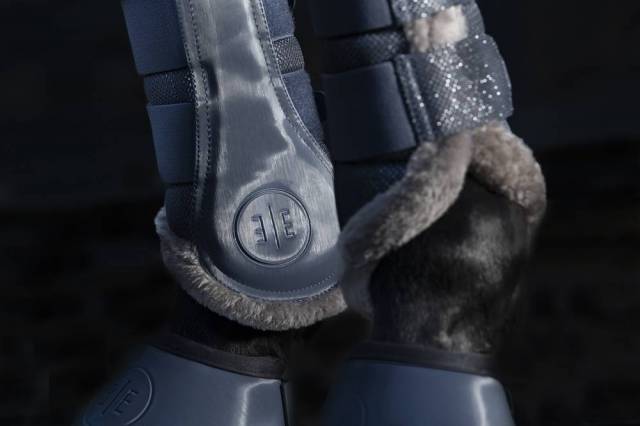 Guêtres Glitter Mesh Faux Fur Essence 2022 - Eskadron