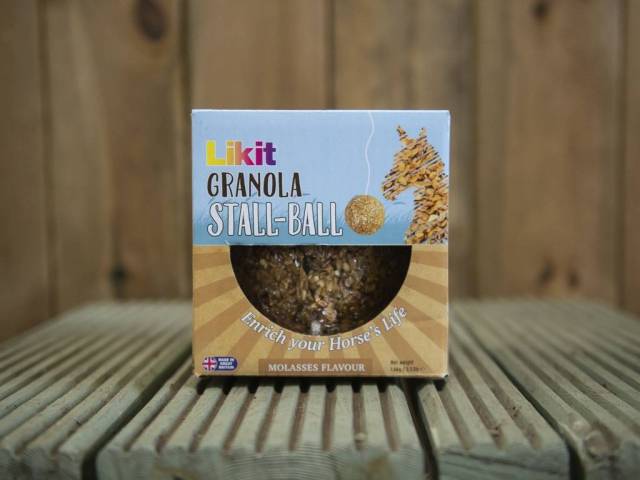 Friandise en balle Stall Ball à accrocher  - LIKIT