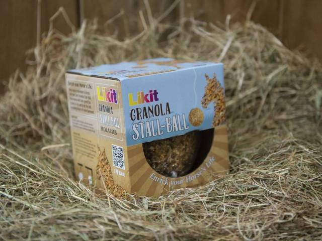 Friandise en balle Stall Ball à accrocher  - LIKIT