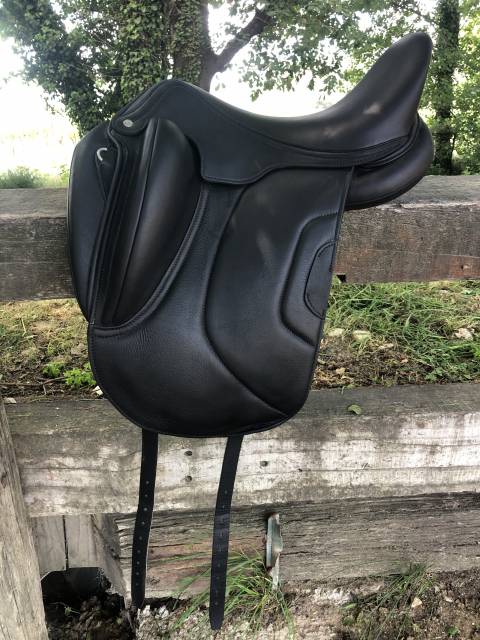 Selle de dressage Antares 