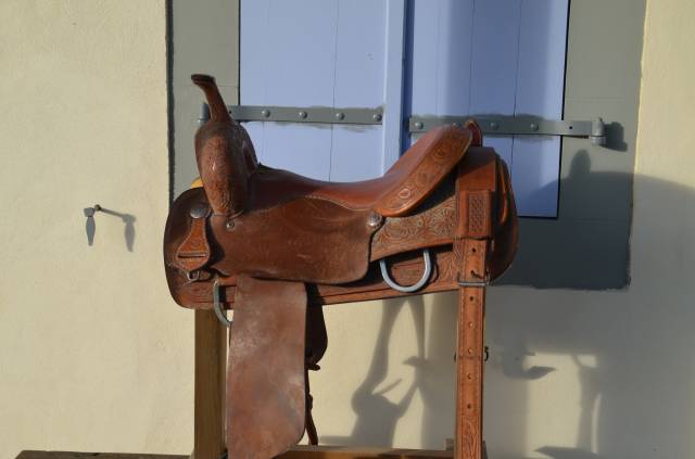 Vends selle de Cutting marque H et H 18 pouces   