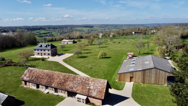 SECTEUR LISIEUX SUD - RAVISSANTE PRORPIÉTÉ SUR 18HA 