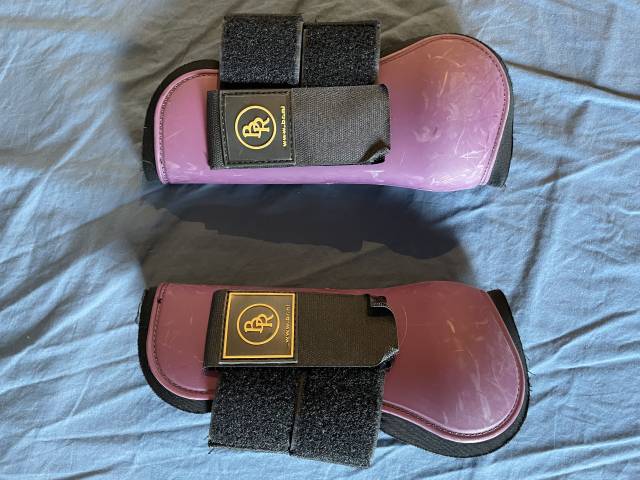 Ensemble de guêtres et protège-boulets mauves BR