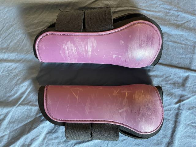 Ensemble de guêtres et protège-boulets mauves BR