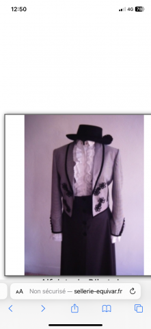 Tenue traditionnelle portugaise femme 