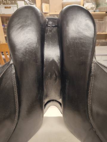 Selle de dressage Caprilli, 17"