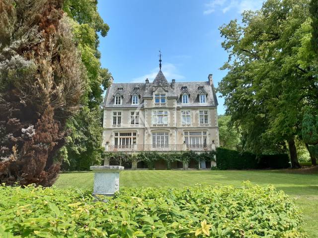 Propriété de caractère avec installations équestres sur 24 h