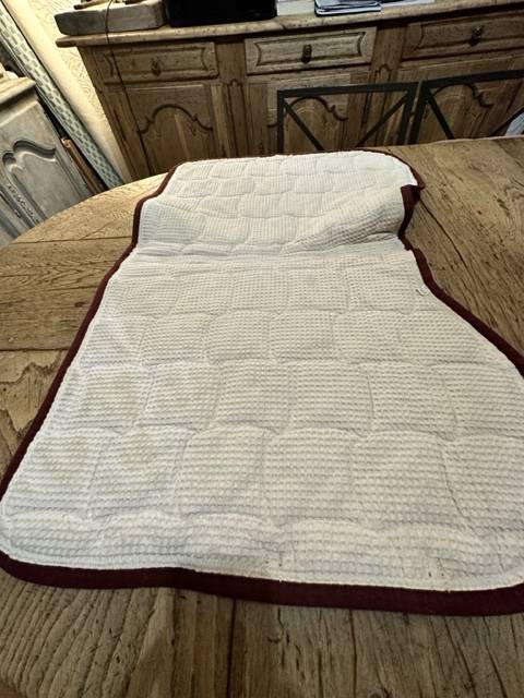 TAPIS BORDEAUX ANNA SACRAPATI ENSEMBLE 