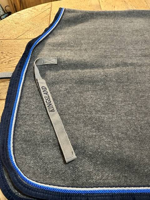 SUPERBE COUVRE REINS EN LAINE KINGSLAND