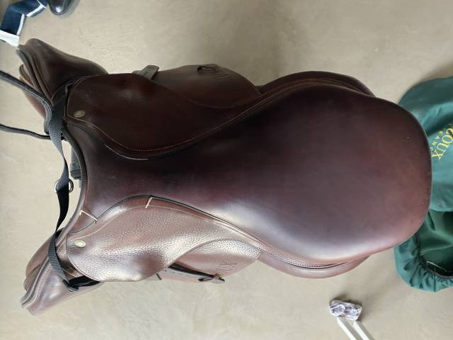 À vendre selle Devoucoux Biarritz taille 17 