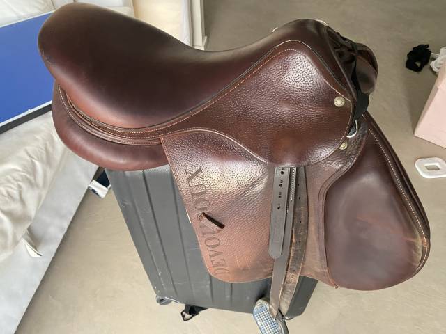 À vendre selle Devoucoux Biarritz taille 17 