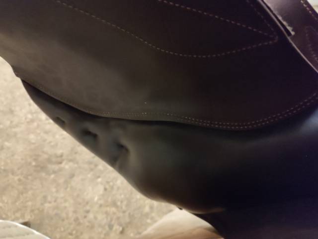 SELLE PRESTIGE FOUILLOUX État neuf