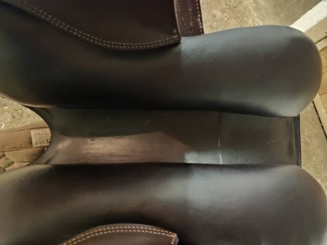 SELLE PRESTIGE FOUILLOUX État neuf