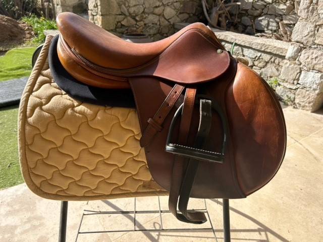 Vends Selle Devoucoux Biarritz 17