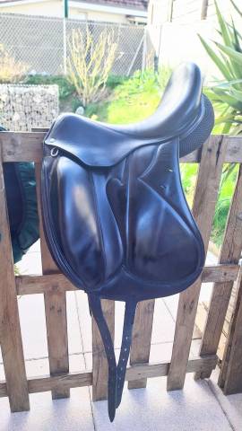 Selle dressage devoucoux 17