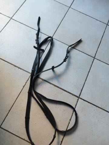 LOT RENES CUIR ET SYNTHETIQUE