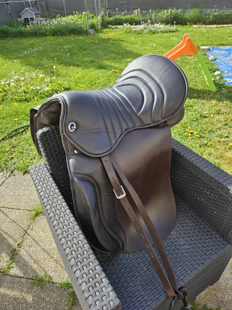 Selle de randonnée Norton chevaux de Traits et XL équip