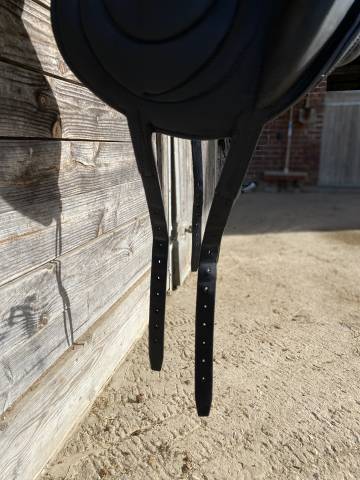Selle de dressage Antares Cadence 17