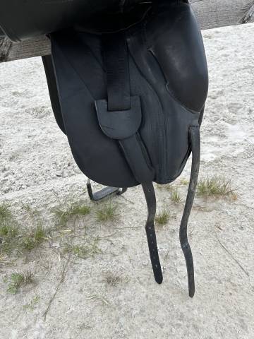 Selle de dressage parfait &eacute;tat 