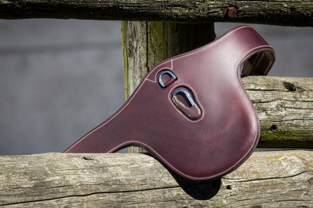 Sangle bavette HFI Evo cuir avec mousqueton