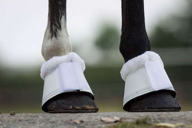 Cloches en mouton sheepskin - HFI - n&eacute;opr&egrave;ne et cuir synth&eacute;tique