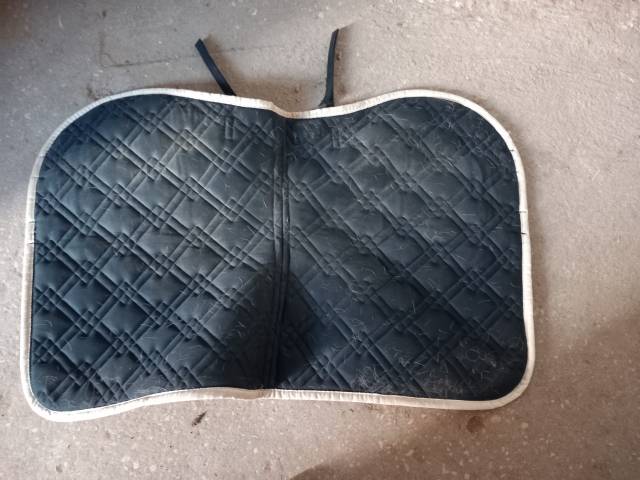 Tapis d'&eacute;quitation couleur Or