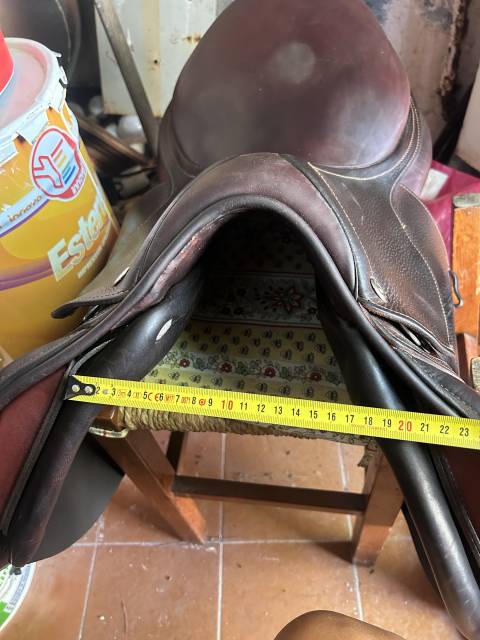 Selle CWD 17 pouces + housse et kit nettoyage 